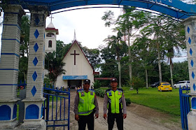Polsek Sipispis Beri Pengamanan Pada Jemaat Kristiani Yang Beribadah
